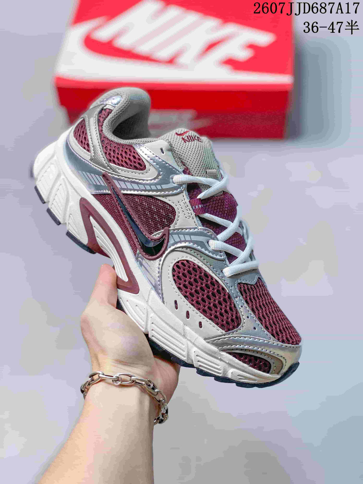 Nike V5 RNR Low-Cut Casual Sneakers 2607JJD687A17 - product image from the listing.
