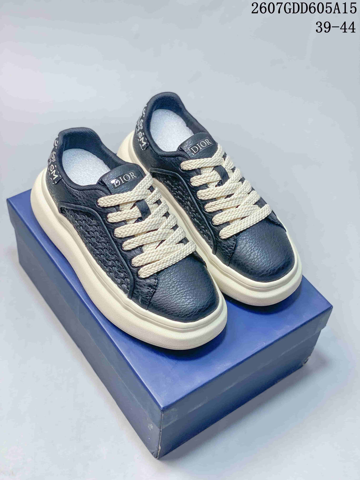 Dior 2607GDD605A15 Casual Low-Cut Sneakers - product image from the listing.