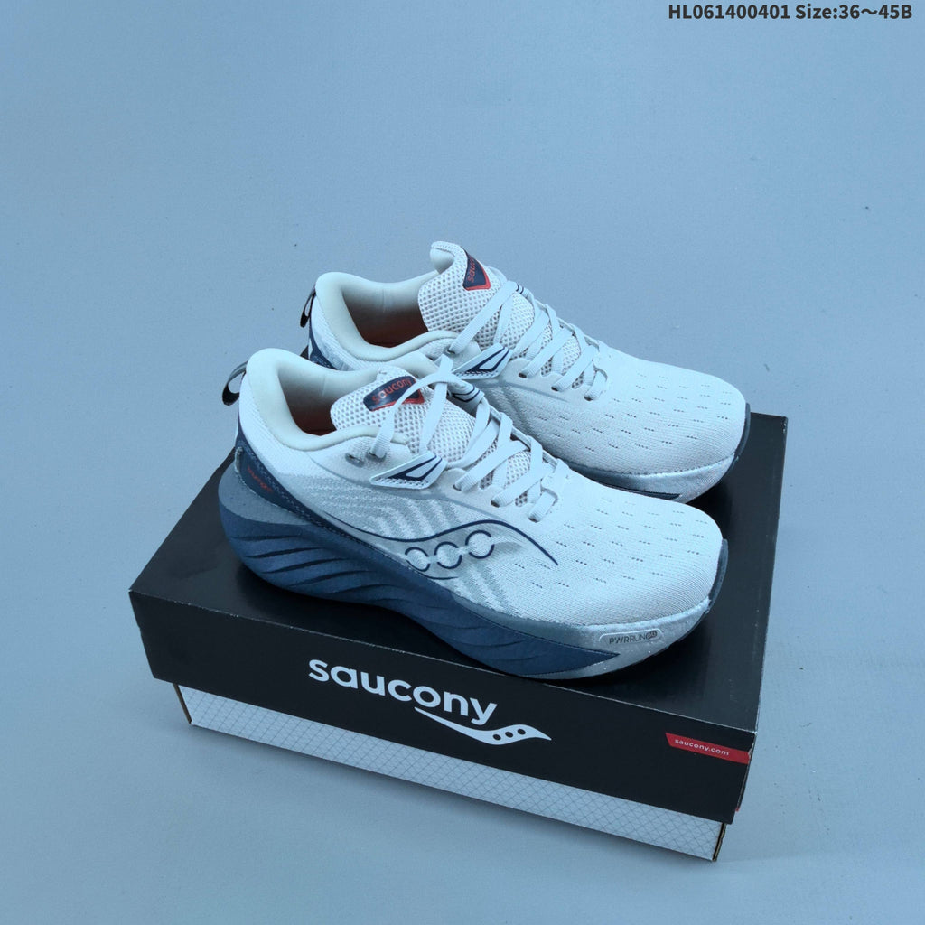 Saucony Triumph 21 Shoes for Running - product image from the listing.