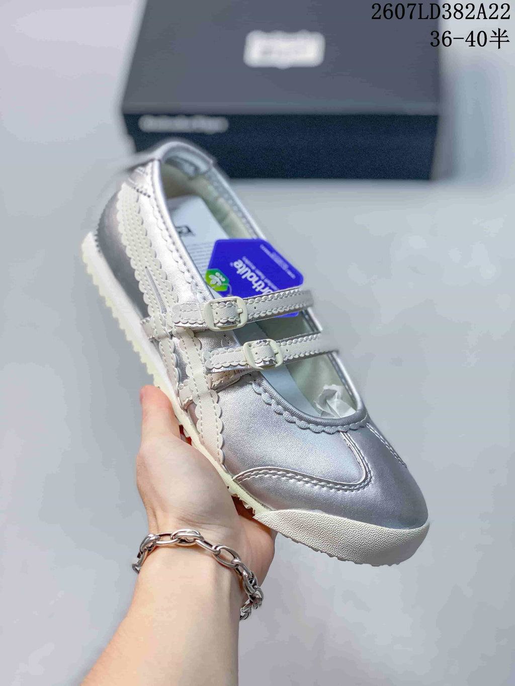 Onitsuka Tiger MEXICO 66 TGRS Low-Cut Shoes - product image from the listing.