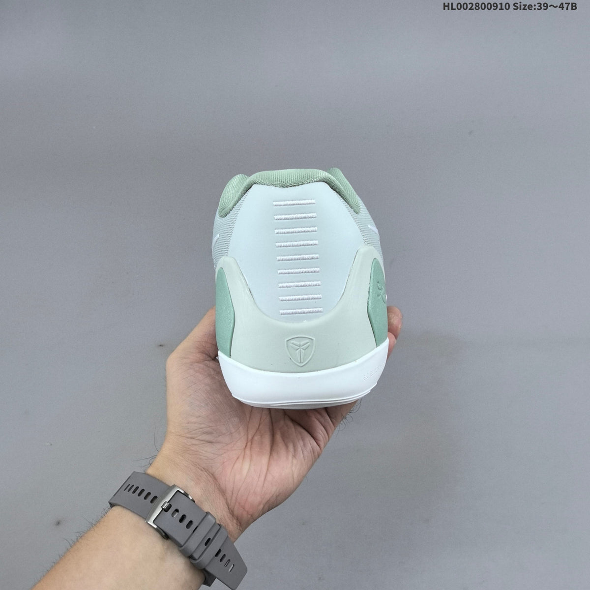"Steam" Nike Kobe 9 Elite Low EM Basketball Shoes - product image from the listing.