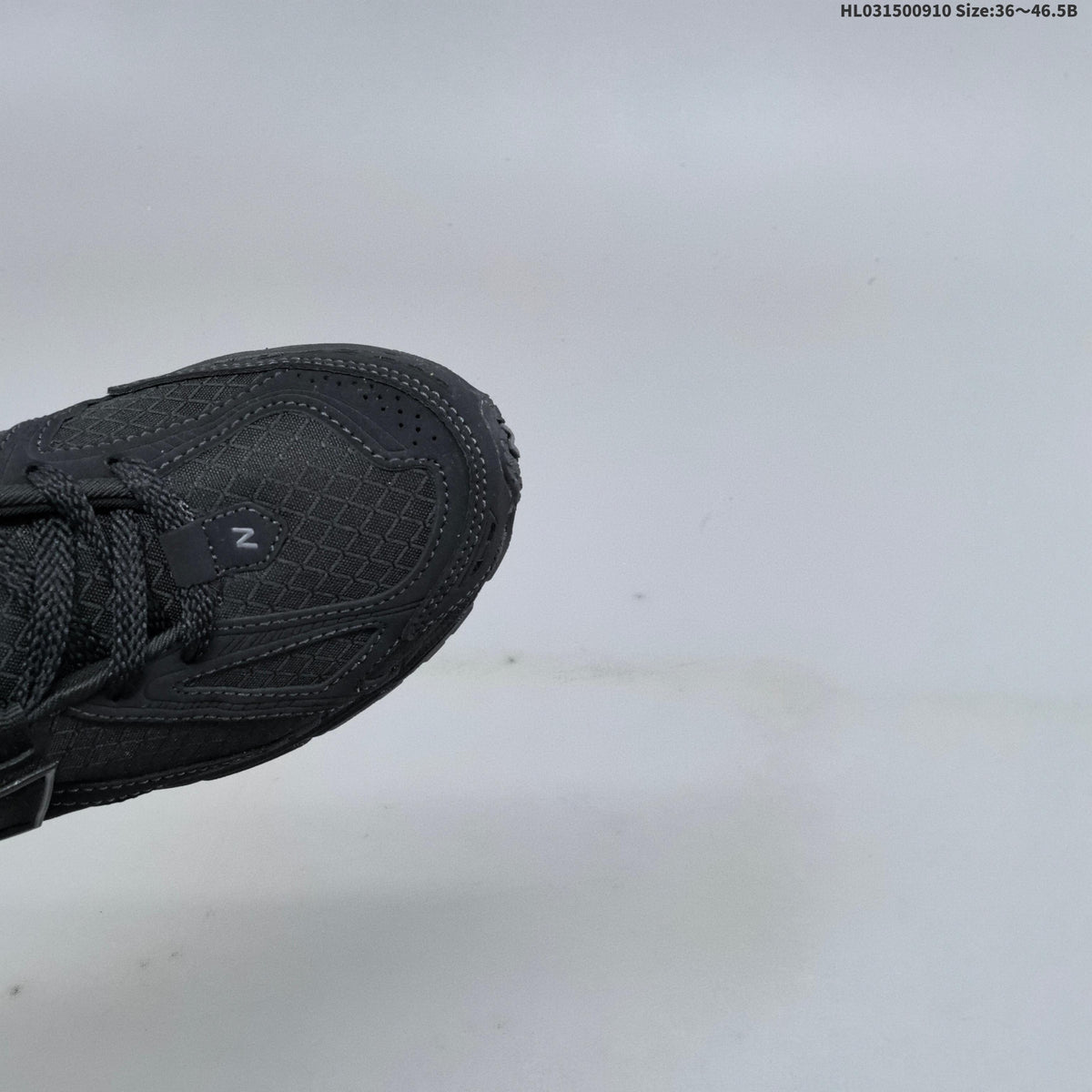 New Balance 1906R Sneakers in Black HL031500910 - product image from the listing.