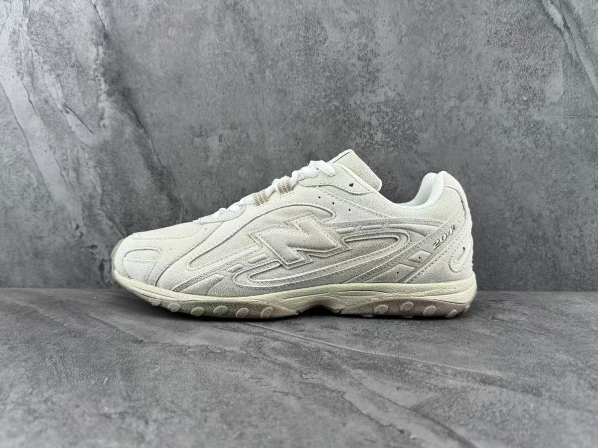 New Balance 2014 Sneakers in Off-White - product image from the listing.