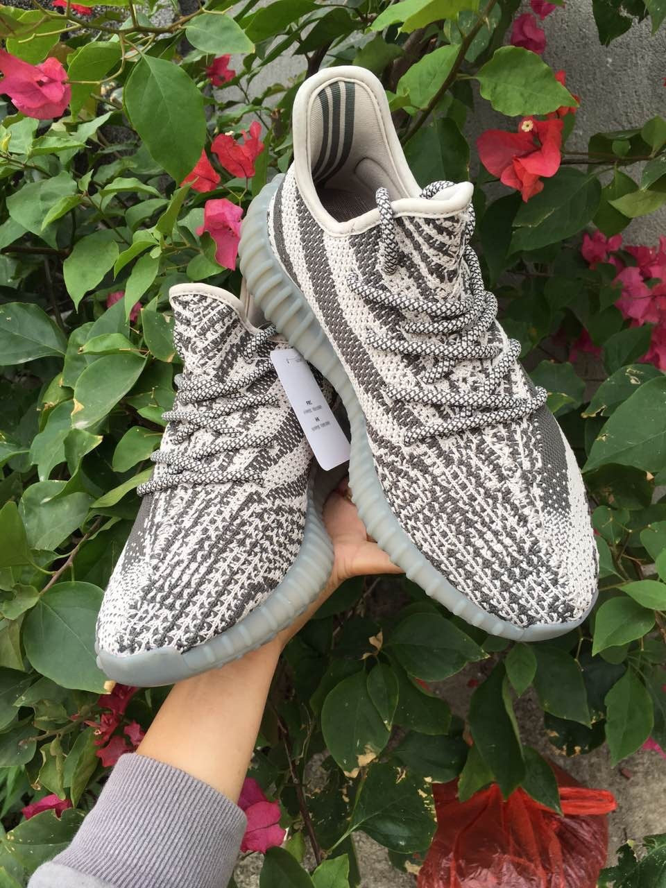 Yeezy 350 V2 Sneakers in Gray Knit - product image from the listing.
