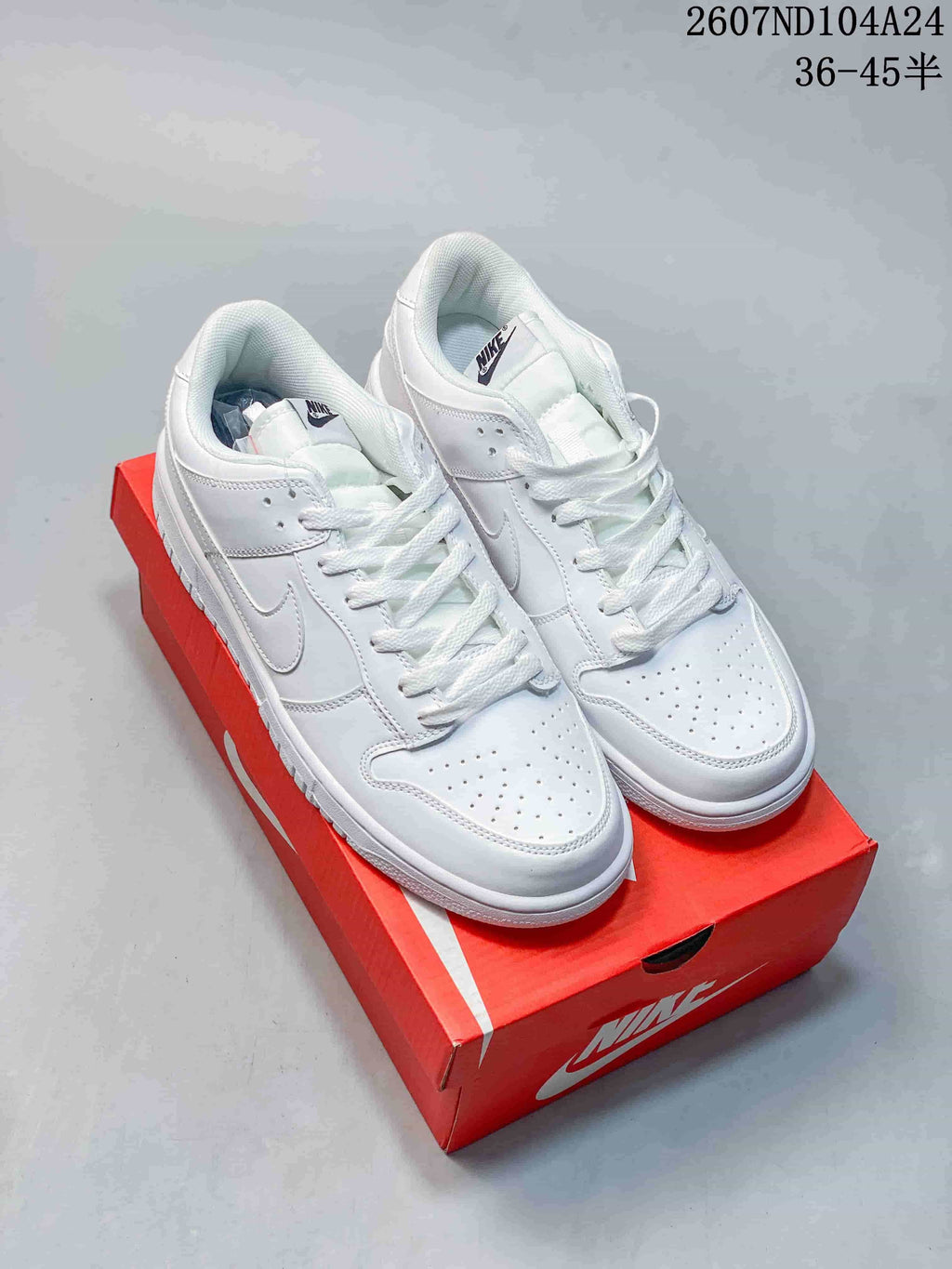 Nike SB Dunk Low Pro QS Low-Cut Sneakers - product image from the listing.