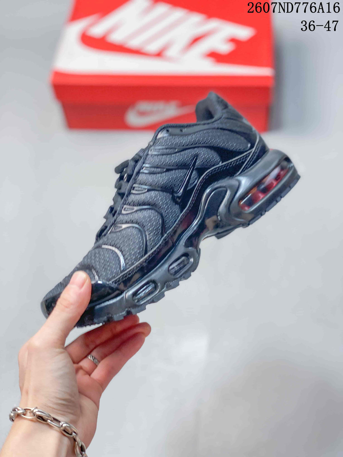 Nike Air Max Plus Sneakers in Black 2607ND776A16 - product image from the listing.