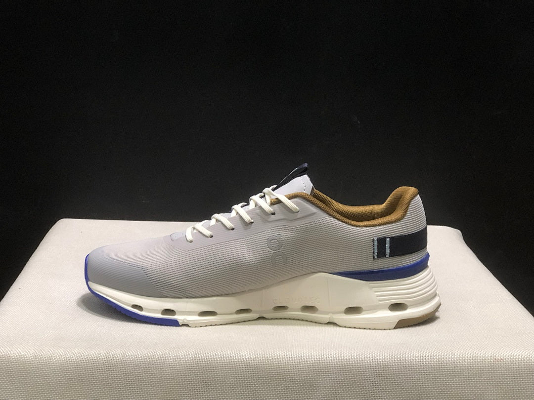 On Cloudnova Form 2 Trainers Silver Heather - product image from the listing.