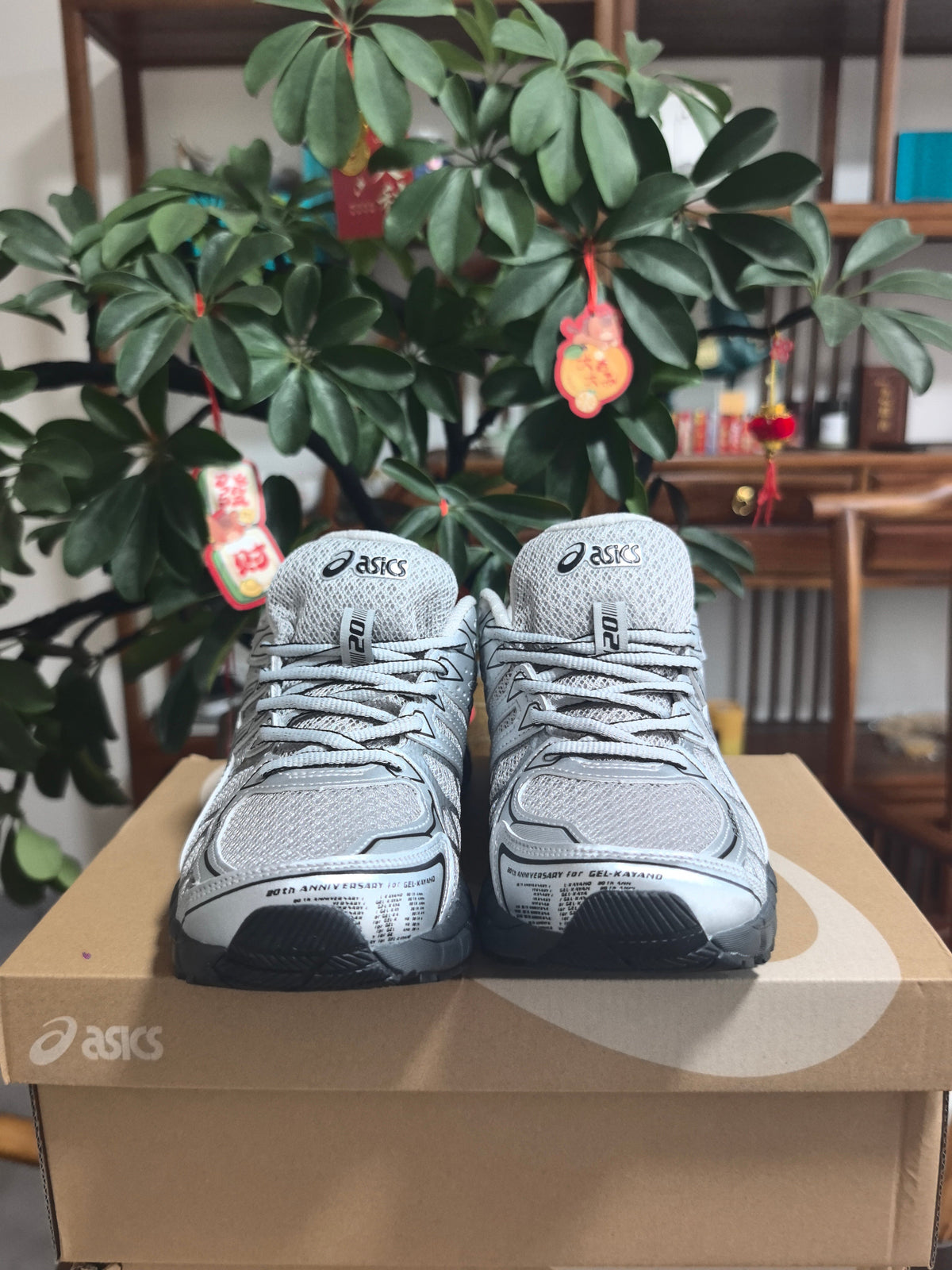 ASICS GEL-KAYANO 20 Running Shoes in Silver - product image from the listing.