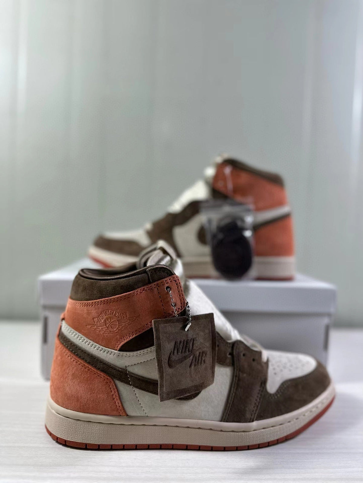 Air Jordan 1 High OG Cacao Wow Sand Drift FQ2941-200 - product image from the listing.