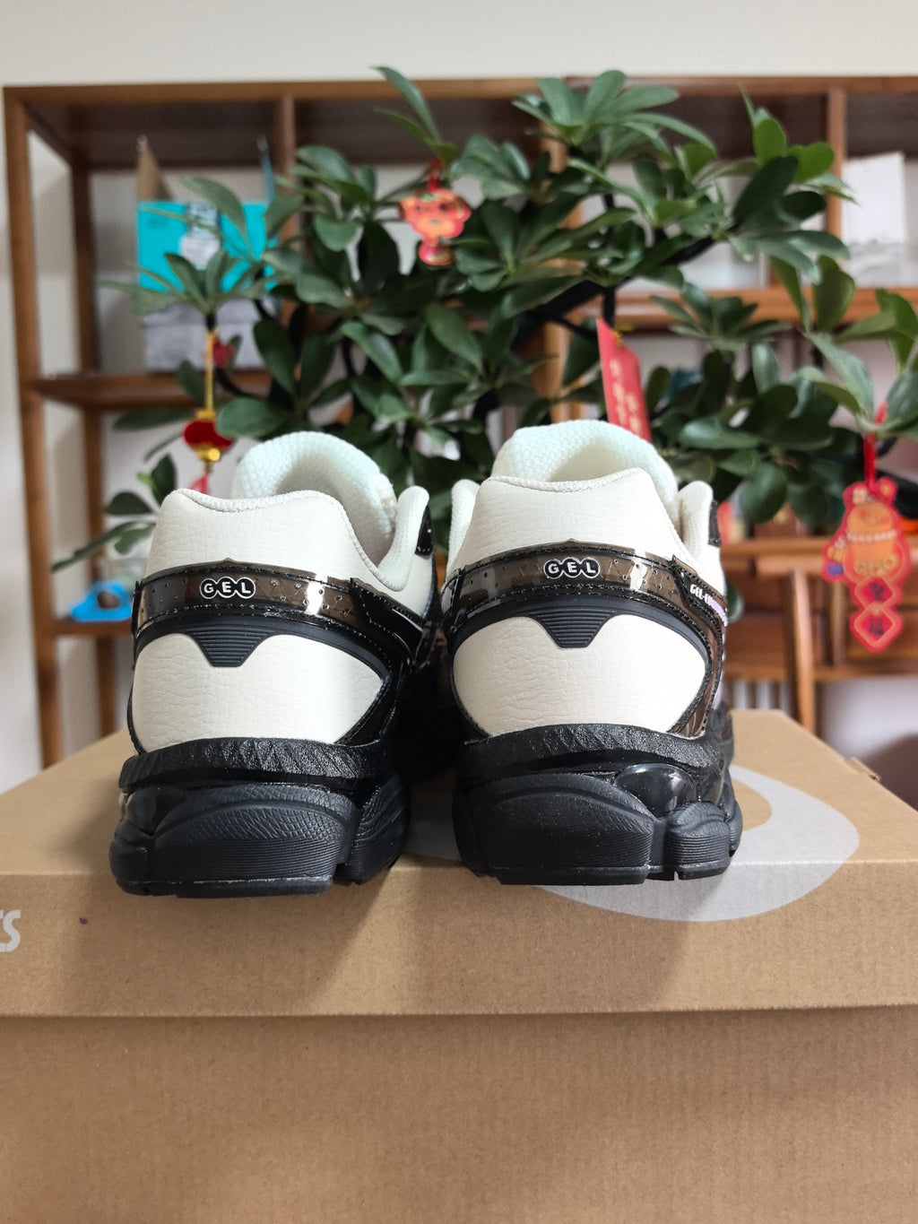 ASICS GEL-Kayano 5 360 Sneakers, in White and Black - product image from the listing.