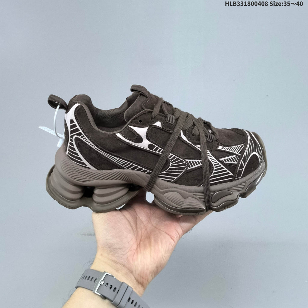 GG-CC G25X8557B Chunky Lace-Up Trainers - product image from the listing.