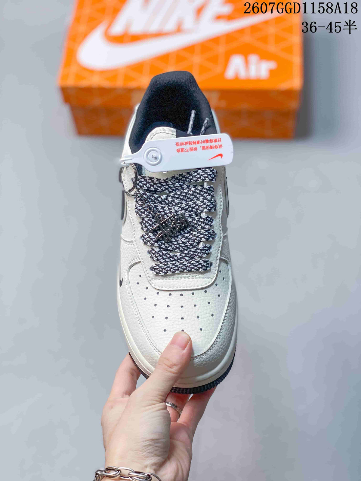 Nike Air Force 1 '07 Low Sneakers in White Navy 2607GGD1158A18 - product image from the listing.