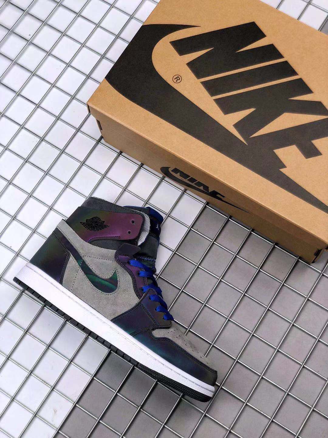 League of Legends Sneakers - Jordan 1 Zoom DD1453-001 - product image from the listing.
