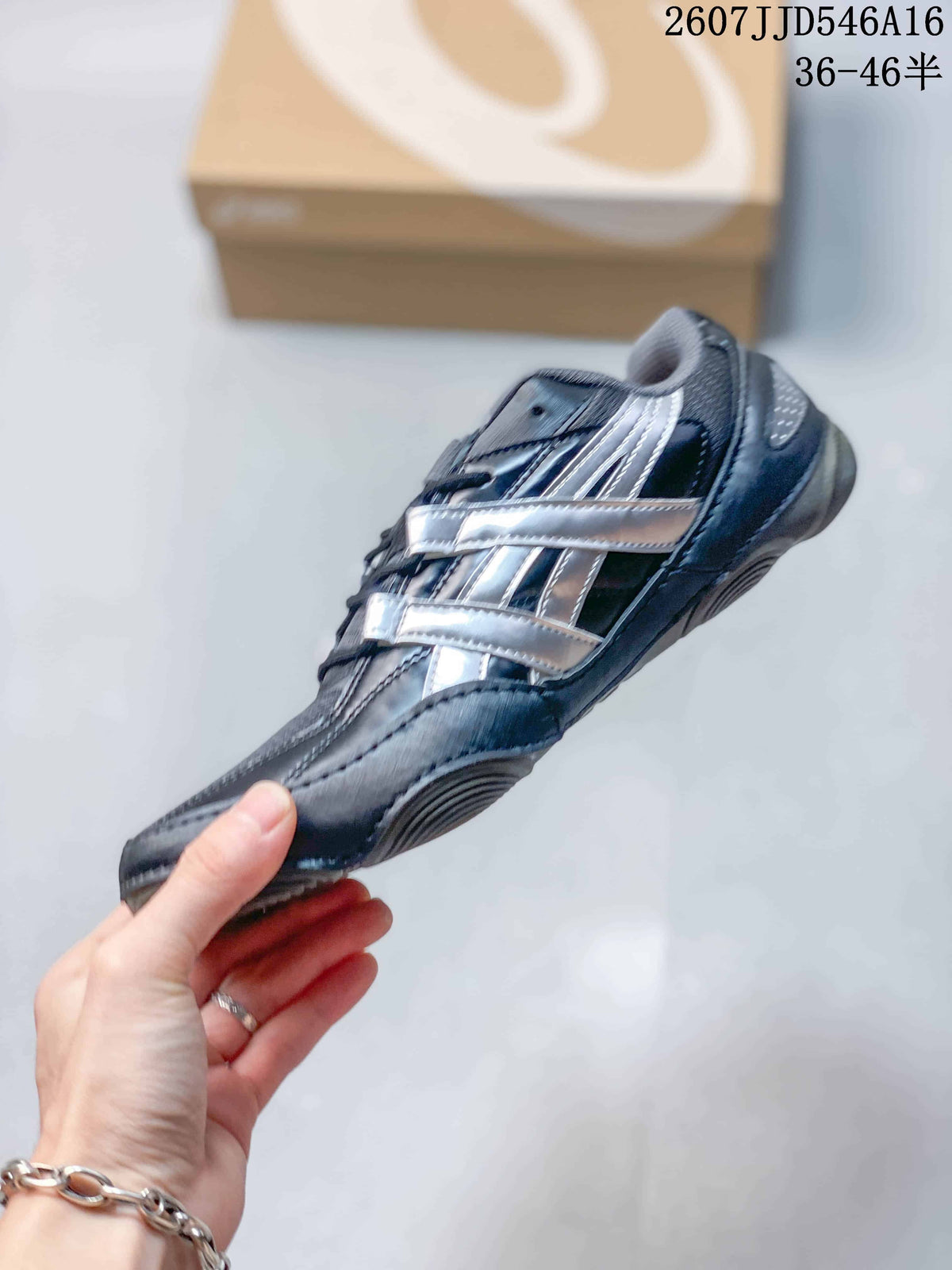 ASICS Hypersync Retro Sneakers in Navy Silver 2607JJD546A16 - product image from the listing.