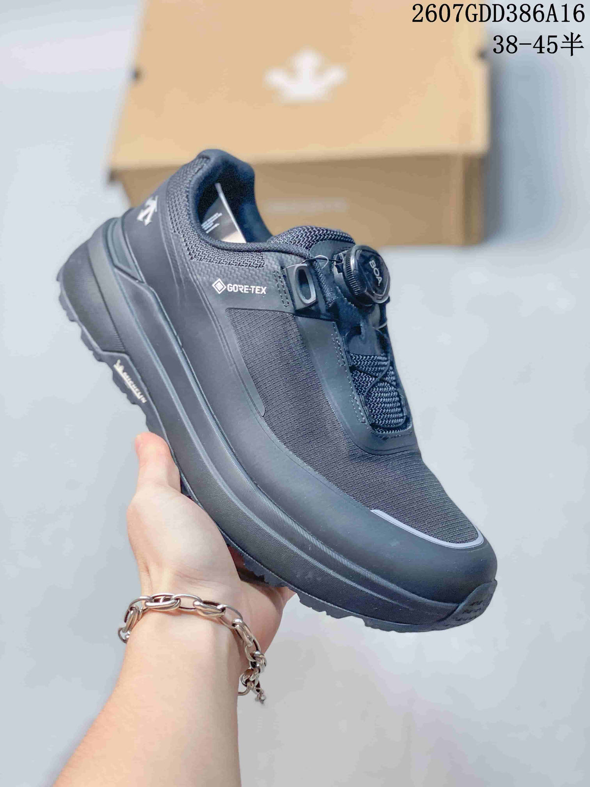 DESCENTE Dualis PRIME WIRE 2.0 Low-Cut Sneakers - product image from the listing.