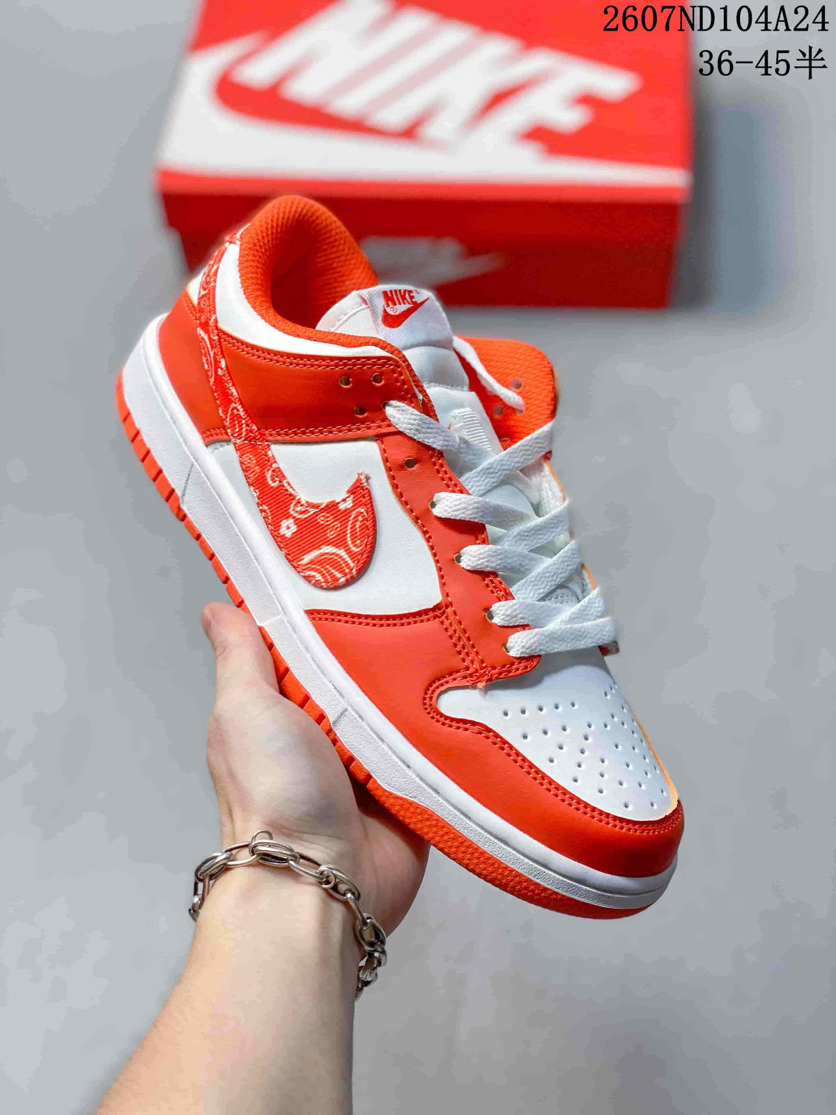 Nike SB Dunk Low Pro QS Low-Cut Sneakers - product image from the listing.