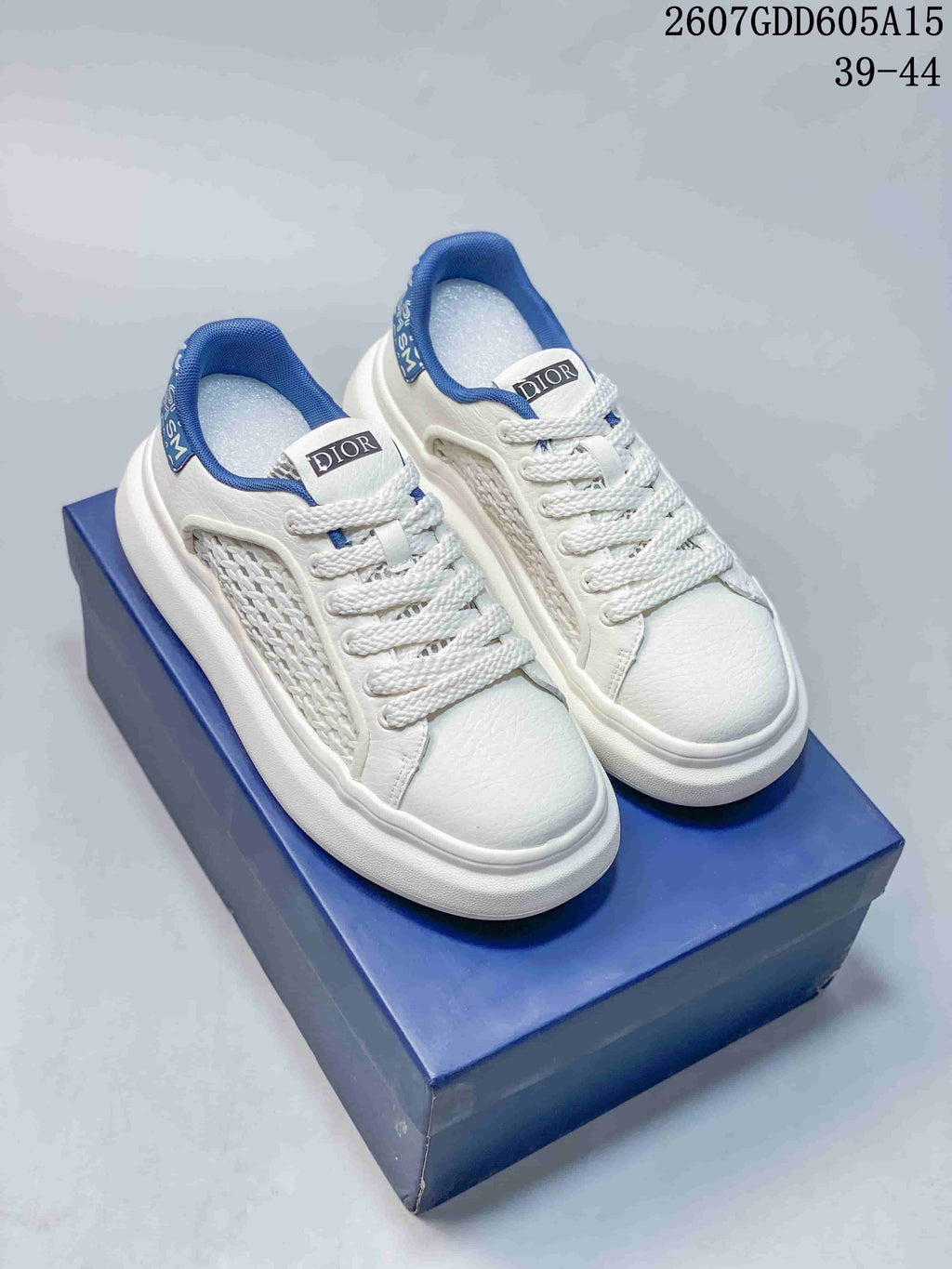Dior 2607GDD605A15 Casual Low-Cut Sneakers - product image from the listing.