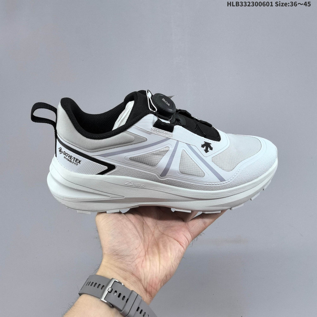 DESCENTE LAVITATE 3.0 WIRE GTX Low-Cut Sneakers - product image from the listing.