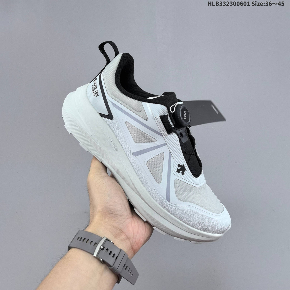 DESCENTE LAVITATE 3.0 WIRE GTX Low-Cut Sneakers - product image from the listing.
