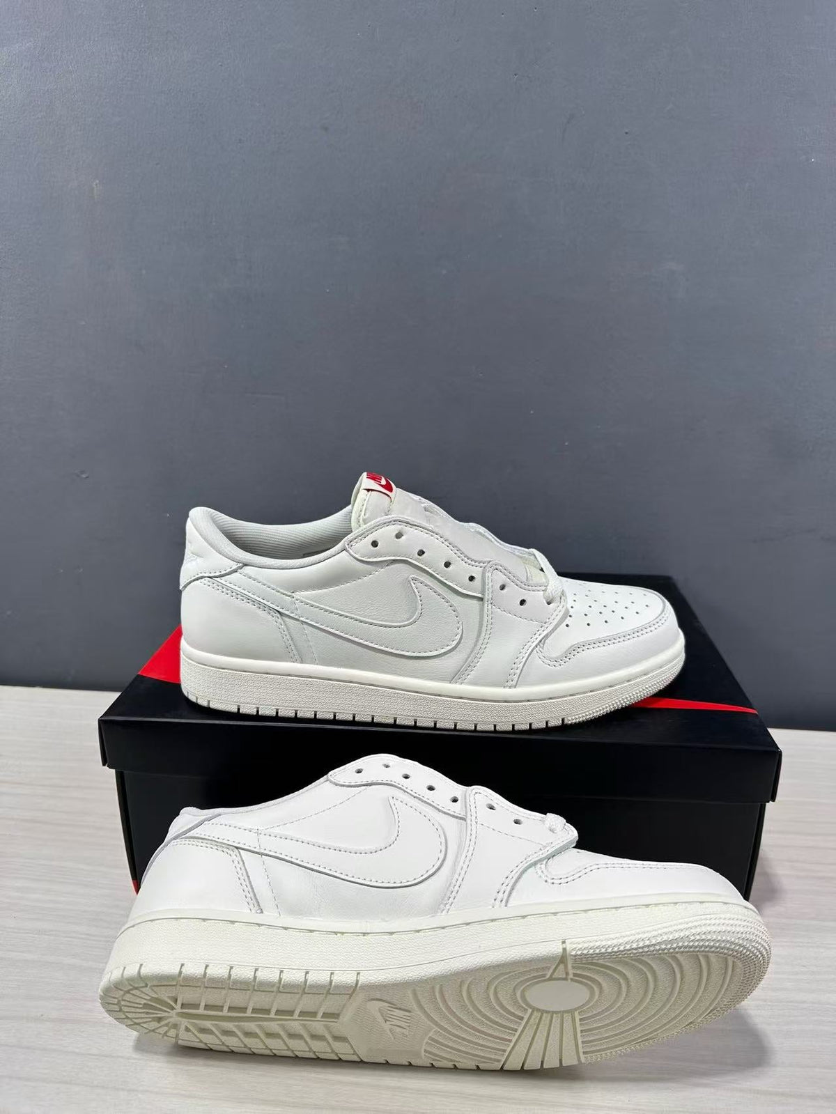 Air Jordan 1 Retro Low OG White HQ6998-100 - product image from the listing.