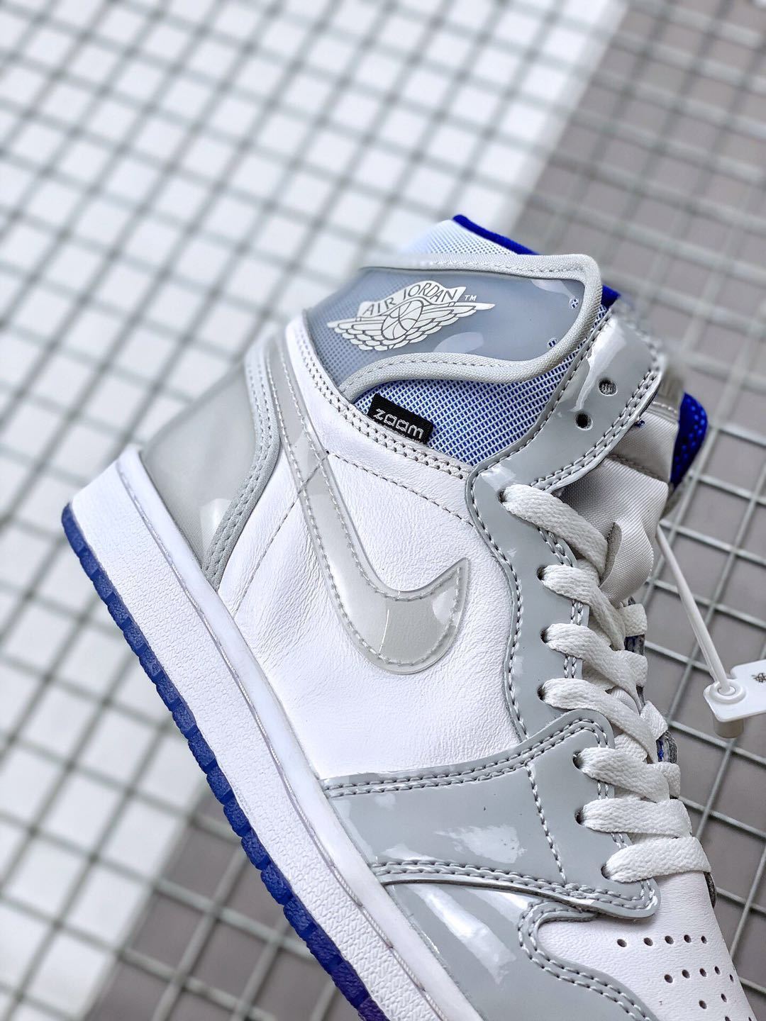 Air Jordan 1 High Zoom R2T Sneakers White Grey Blue - product image from the listing.