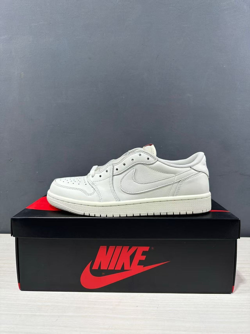 Air Jordan 1 Retro Low OG White HQ6998-100 - product image from the listing.