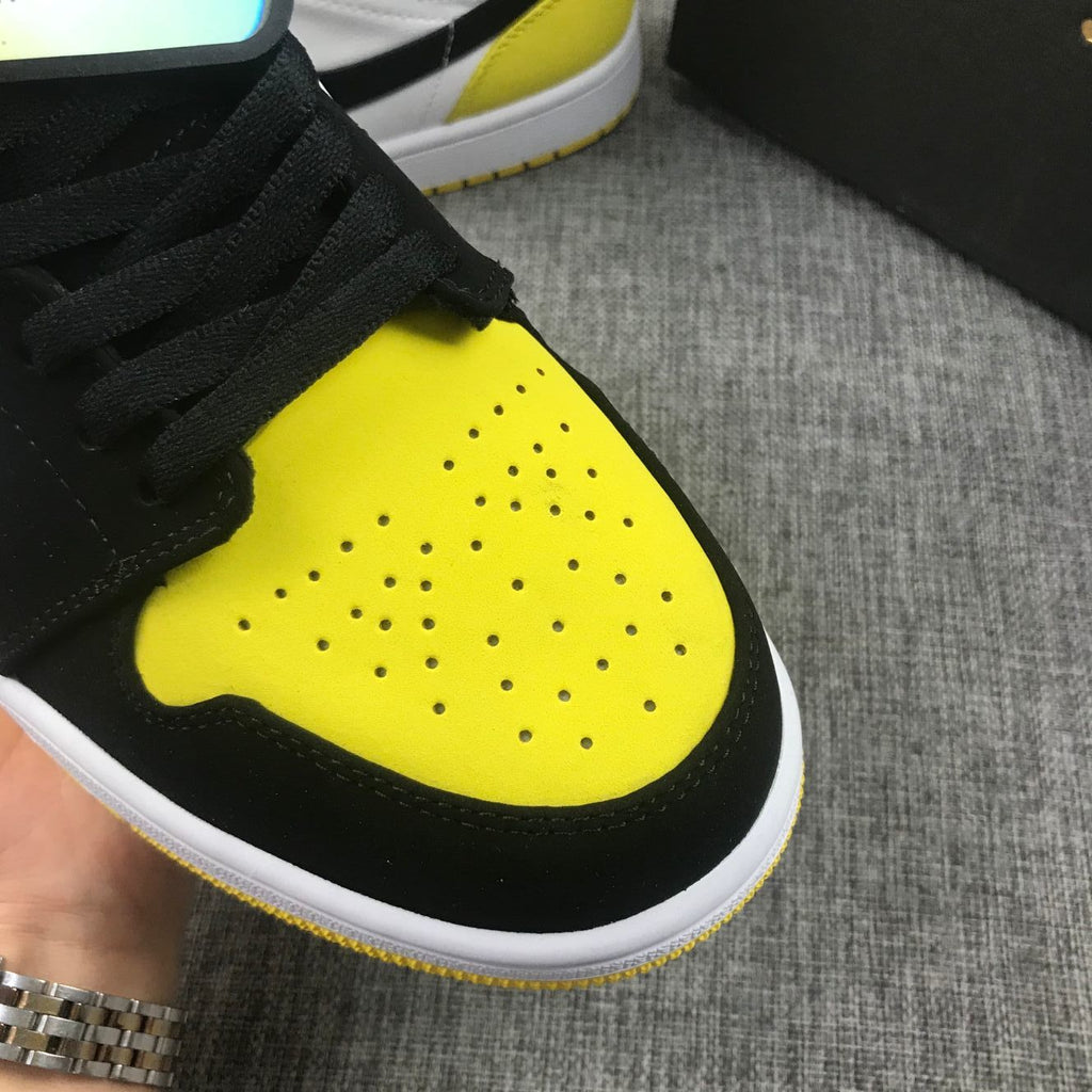 Black Yellow Toe Sneakers - Air Jordan 1 Mid SE 852542-071 - product image from the listing.