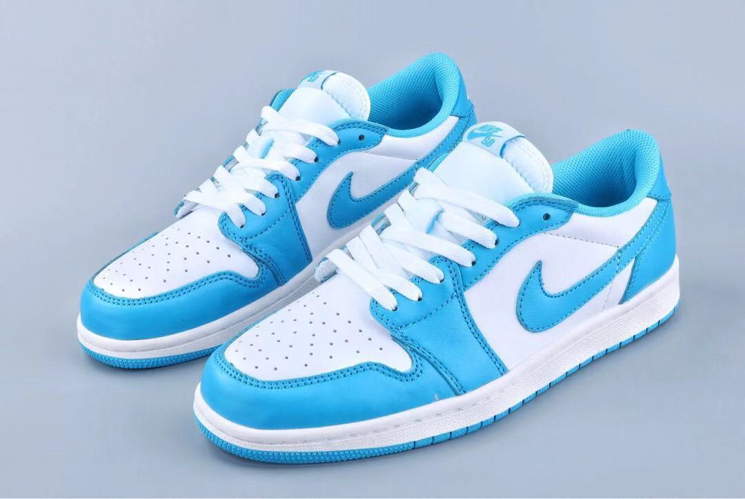 UNC Blue and White Sneakers 401 - Jordan 1 Low SB - product image from the listing.