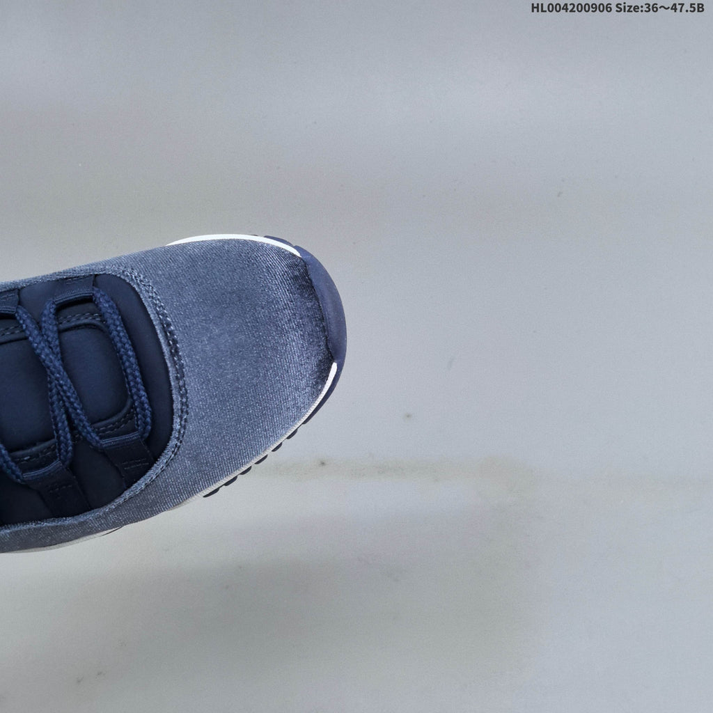 Air Jordan 11 Retro Midnight Navy High-Top Sneakers - product image from the listing.