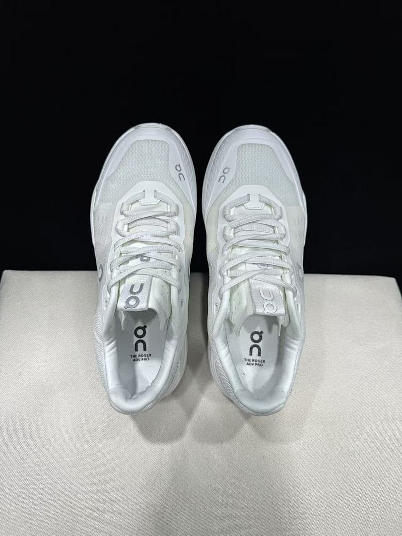 On THE ROGER Advantage Pro White Tennis Trainers - product image from the listing.
