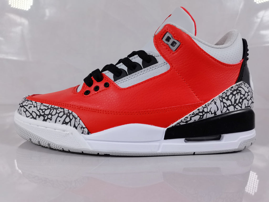 Air Jordan 3 Retro Red Black Crackle Sneakers - product image from the listing.