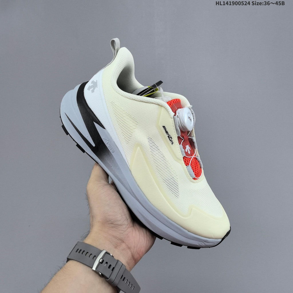 Descente Lavitate Trail Wire 3.0 Sneakers for Running - product image from the listing.