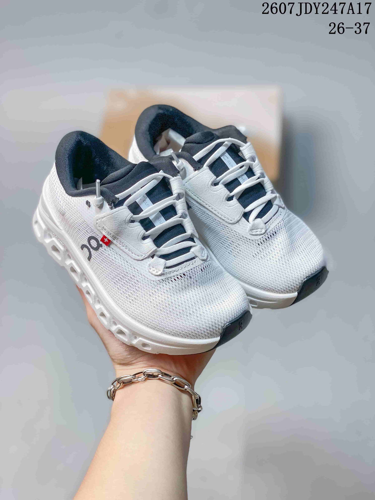 Women's On Cloudstratus 3 Running Sneakers White 07JDY247A17 - product image from the listing.