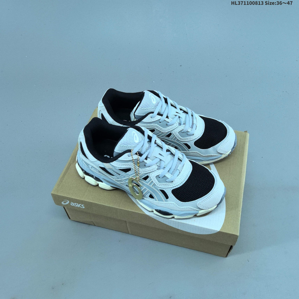 ASICS GEL-NYC Retro Sneakers for Running - product image from the listing.