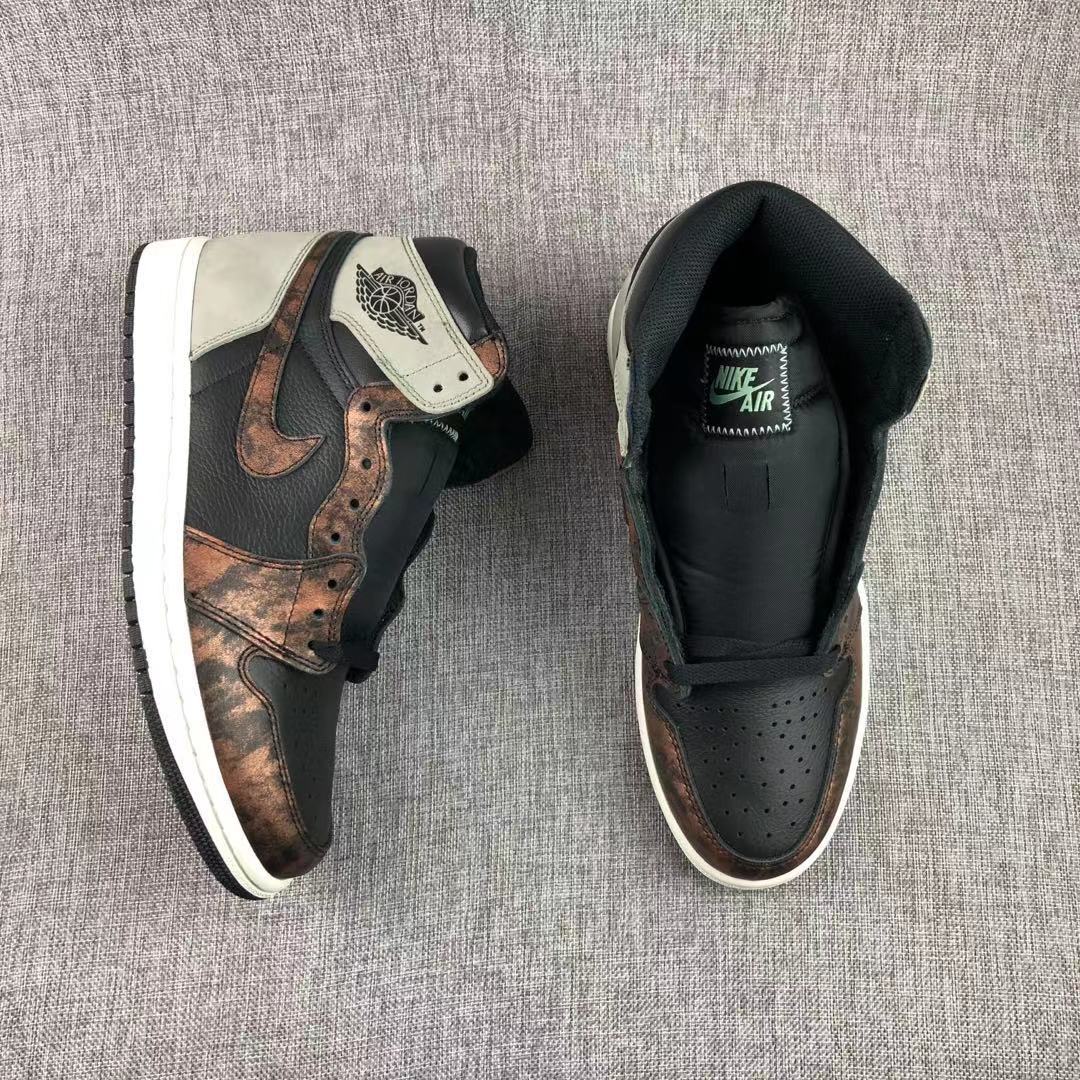 Jordan 1 Retro Rust Shadow High-Cut Sneakers 555088-033 - product image from the listing.