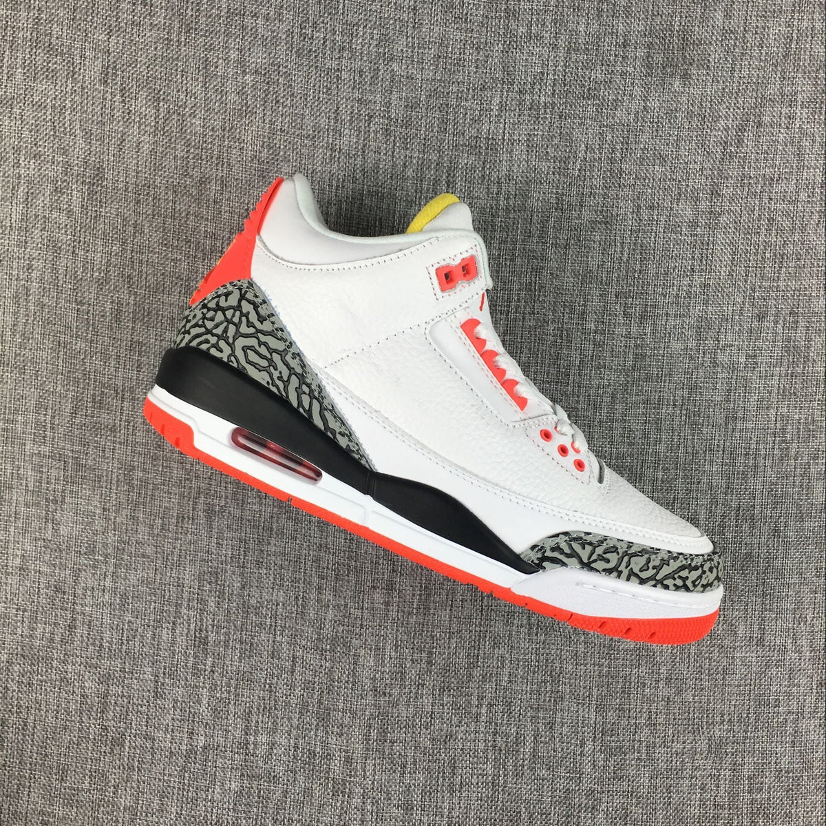 Air Jordan 3 White, High-Top Sneakers in Red and Black - product image from the listing.