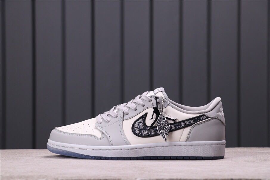 Jordan Dior x Air Jordan 1 Low in Grey White Black CN8608-002 - product image from the listing.