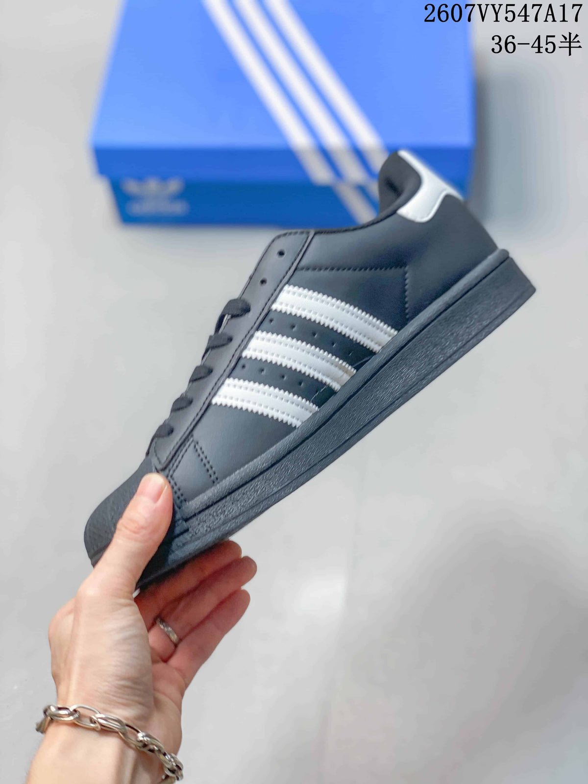 Adidas Originals Superstar Sneakers in Black White 2607VY547A17 - product image from the listing.