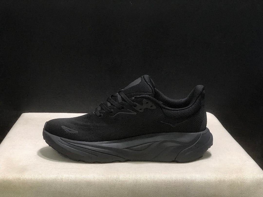 HOKA Arahi 8 Running Shoes in Black - product image from the listing.