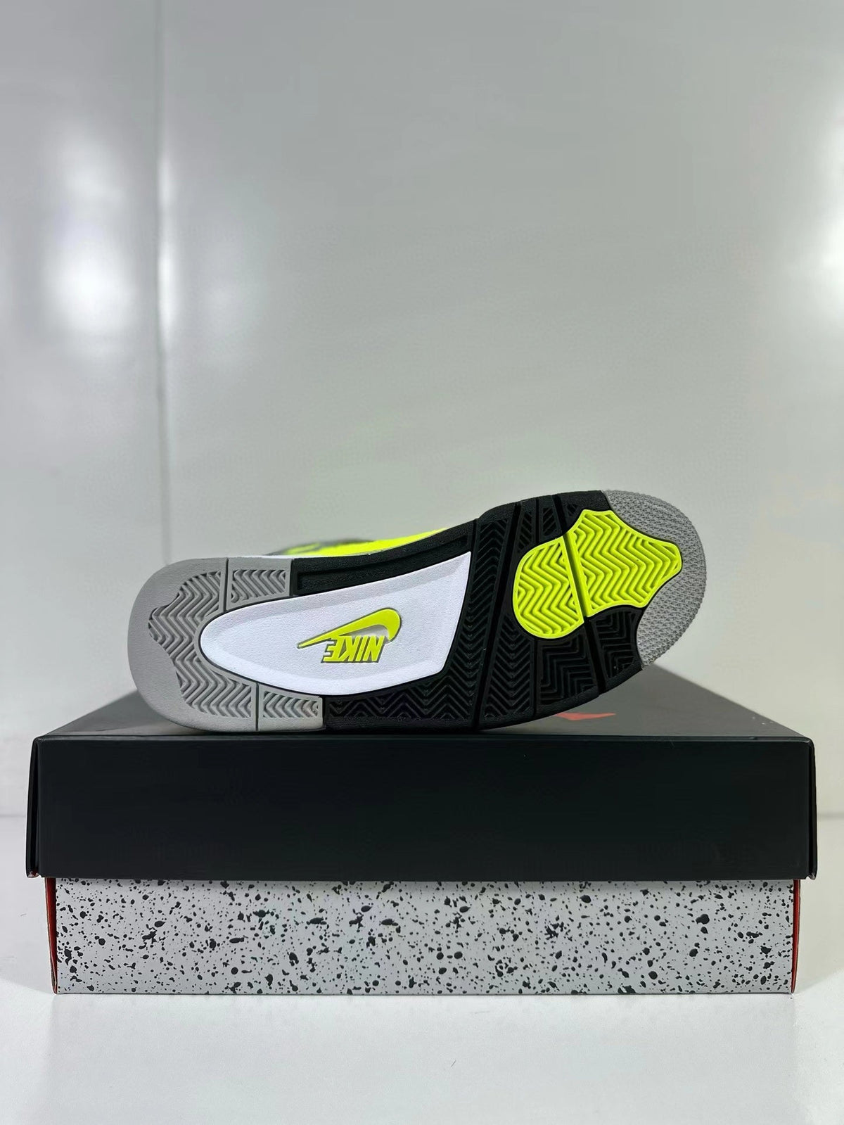 Air Jordan 4 Retro SP Yellow Grey Black Sneakers DV6773-700 - product image from the listing.