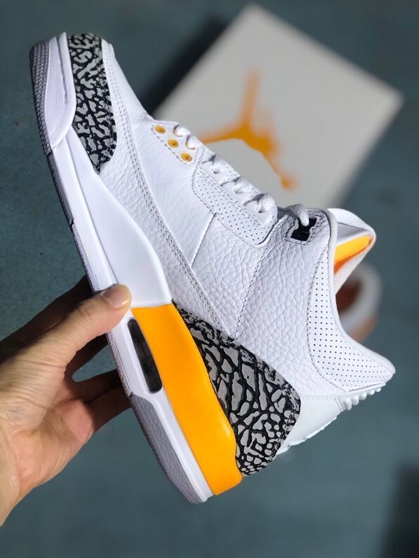 Sneakers White Orange Adult Style - Jordan 3 - product image from the listing.
