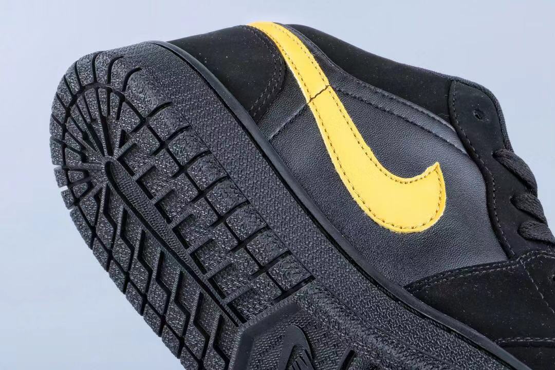 Black and Yellow Sneakers 071 - Jordan 1 Low - product image from the listing.