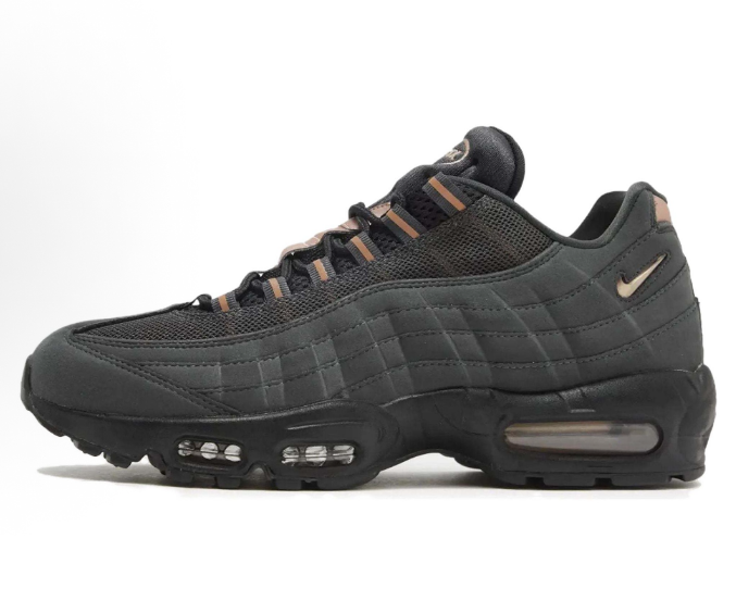 Nike Air Max 95 Sneakers Carbon and in Gold - product image from the listing.