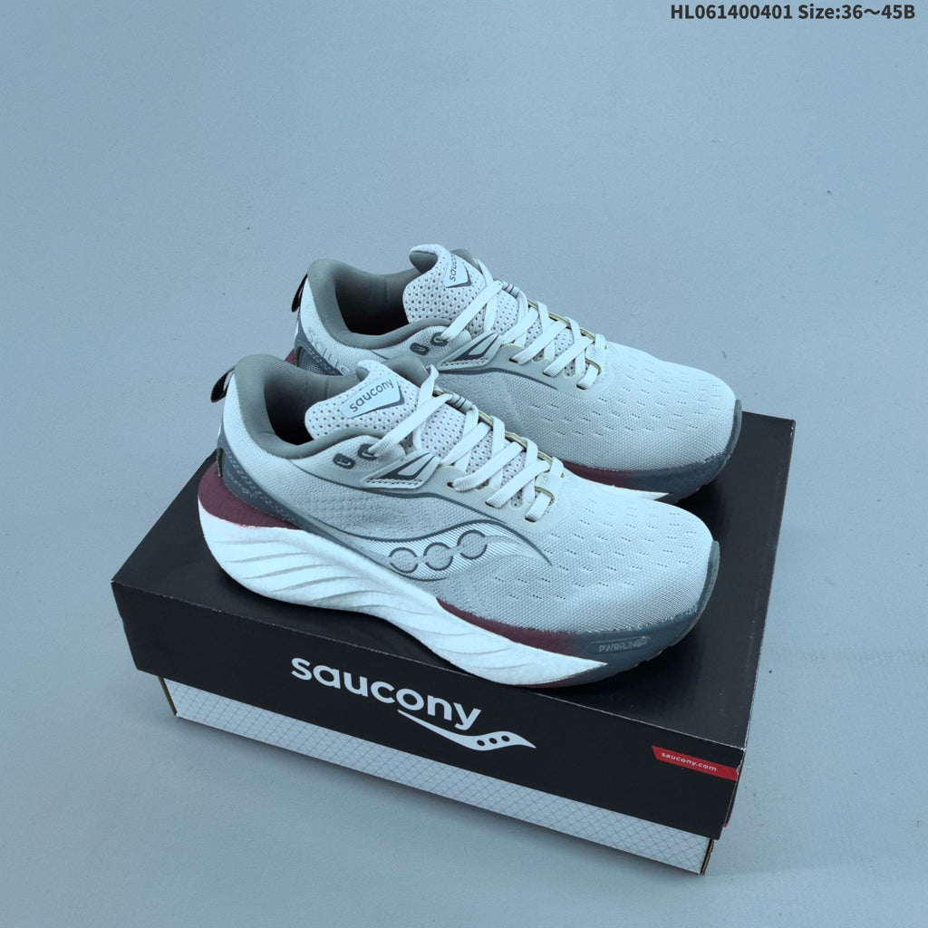 Saucony Triumph 21 Shoes for Running - product image from the listing.