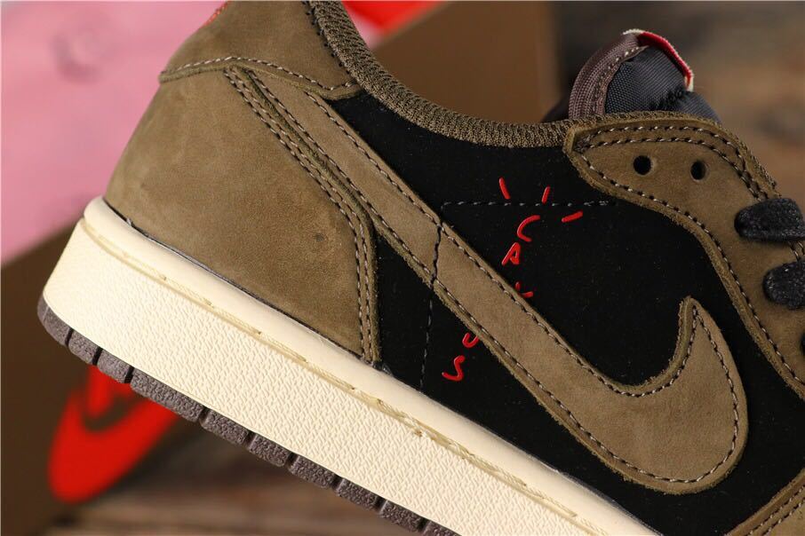 Dark Mocha Travis Scott Sneakers - Jordan 1 Low - product image from the listing.