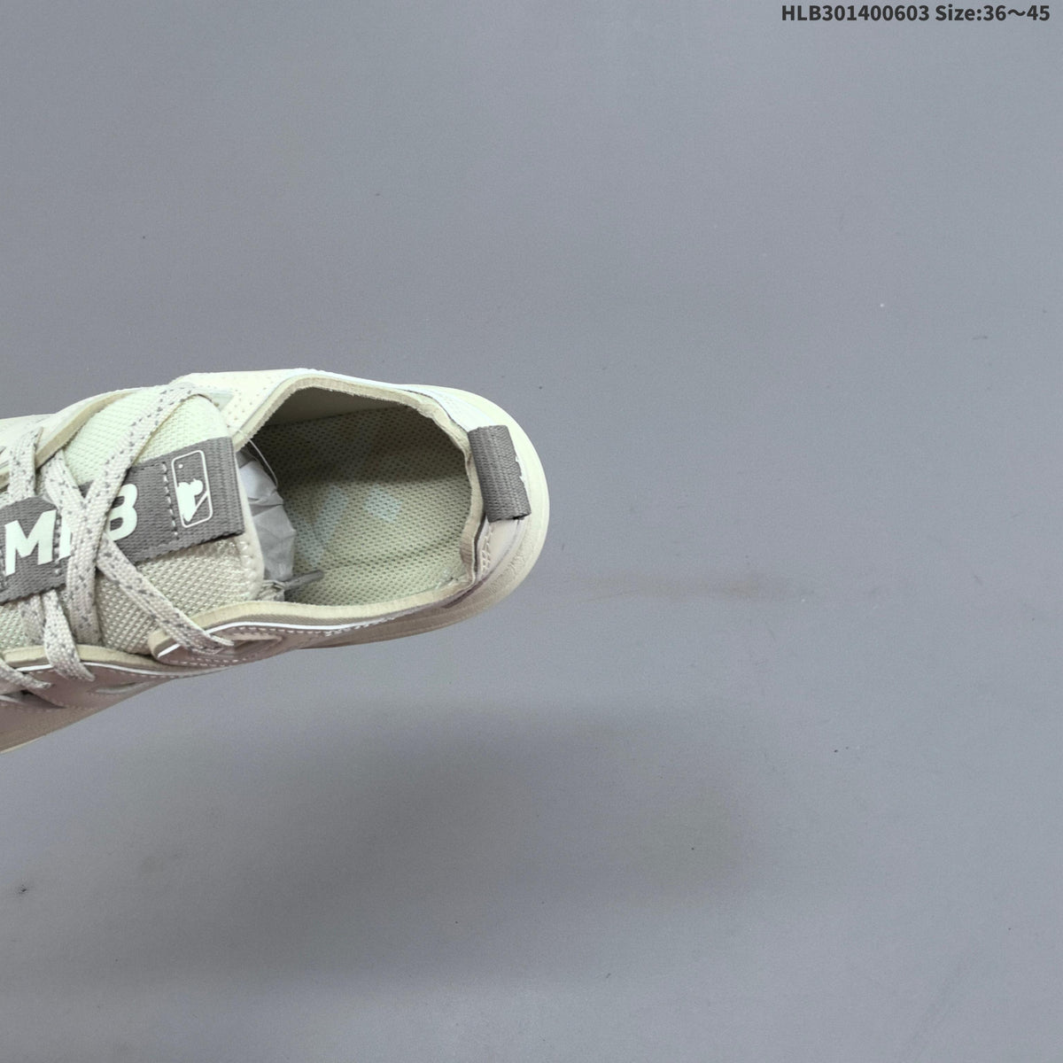 MLB New York Yankees Platform Trainers in Off-White - product image from the listing.