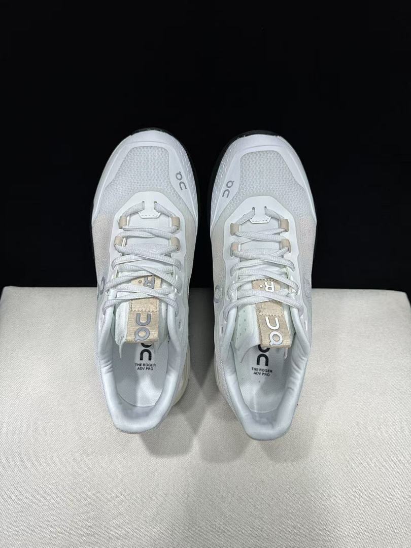 On The Roger Advantage Pro White and Beige Court Trainers - product image from the listing.
