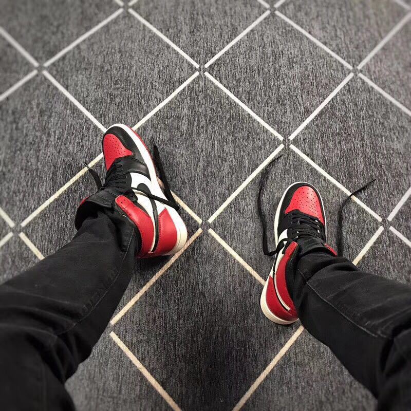 Black Red Toe Sneakers - Air Jordan 1 High - product image from the listing.