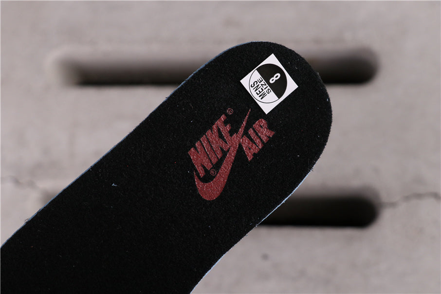 Air Jordan 1 High Bred Toe in Black Red White 555088-610 - product image from the listing.