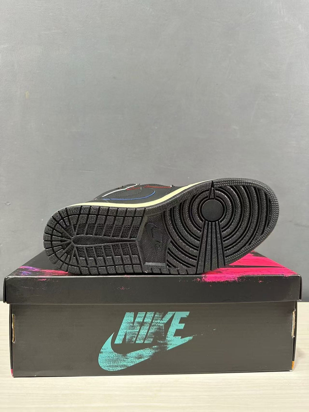Air Jordan 1 High OG Black Muslin DZ5485-002 - product image from the listing.
